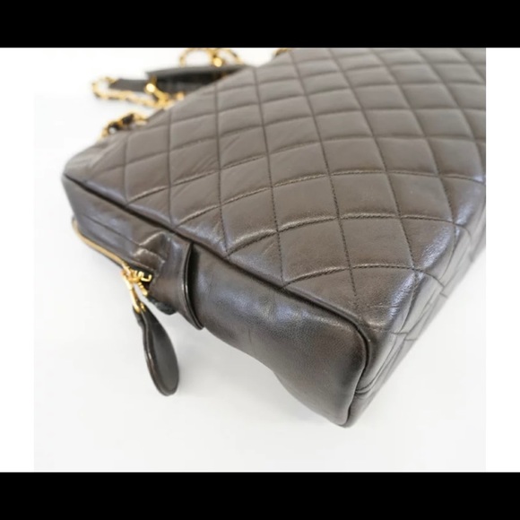 Authentic CHANEL quilted black lambskin tote - Picture 8 of 14